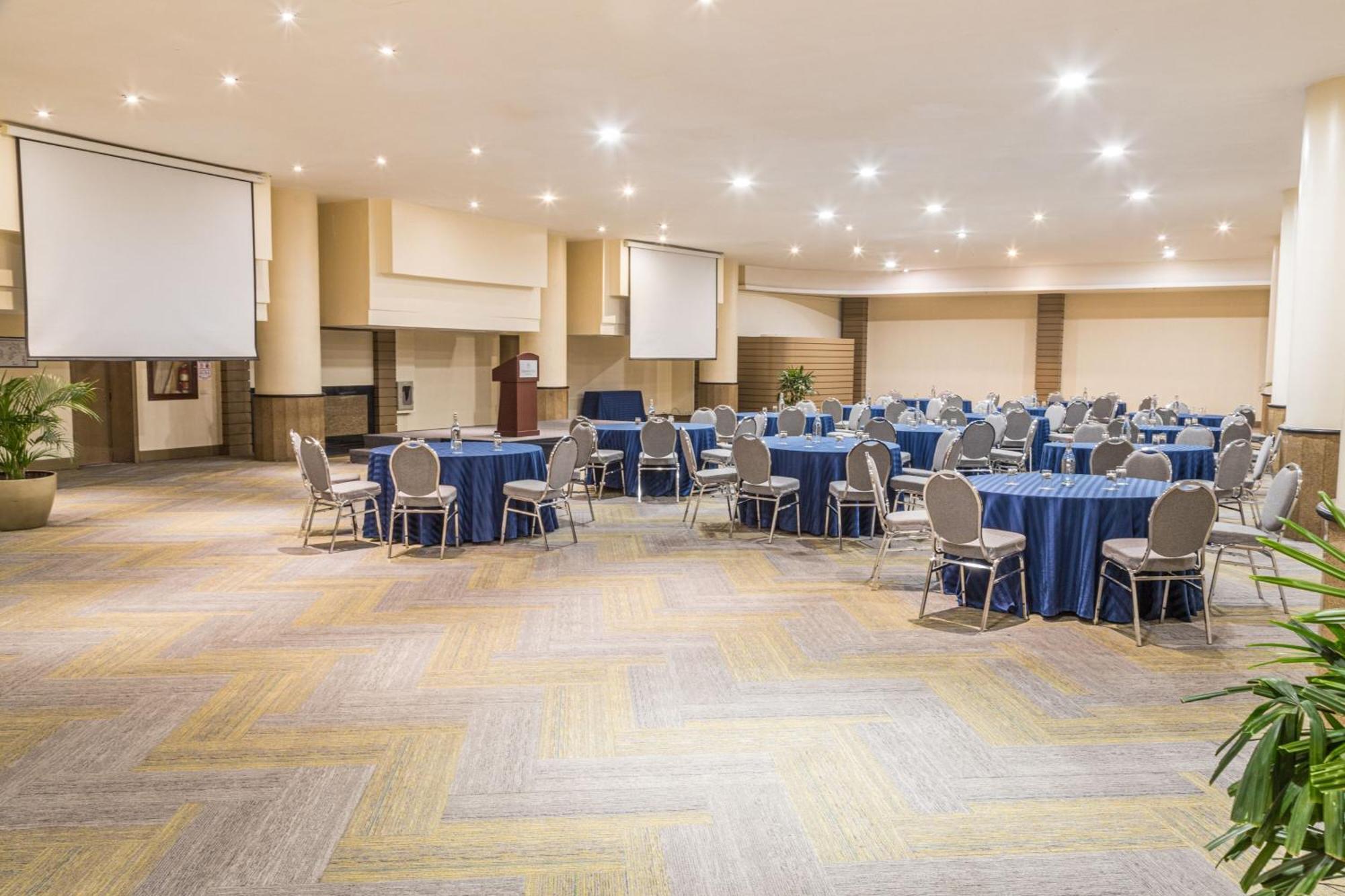 Sheraton Guayaquil Esterno foto