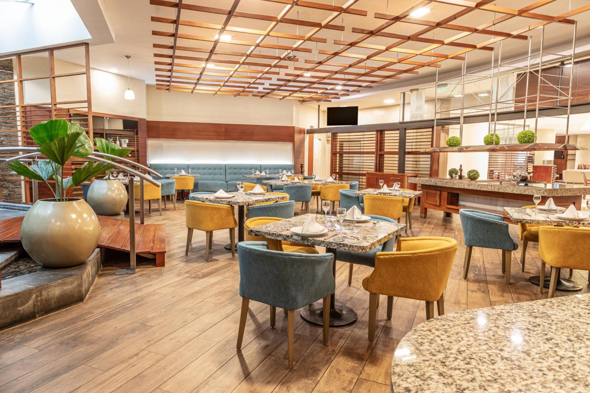 Sheraton Guayaquil Esterno foto
