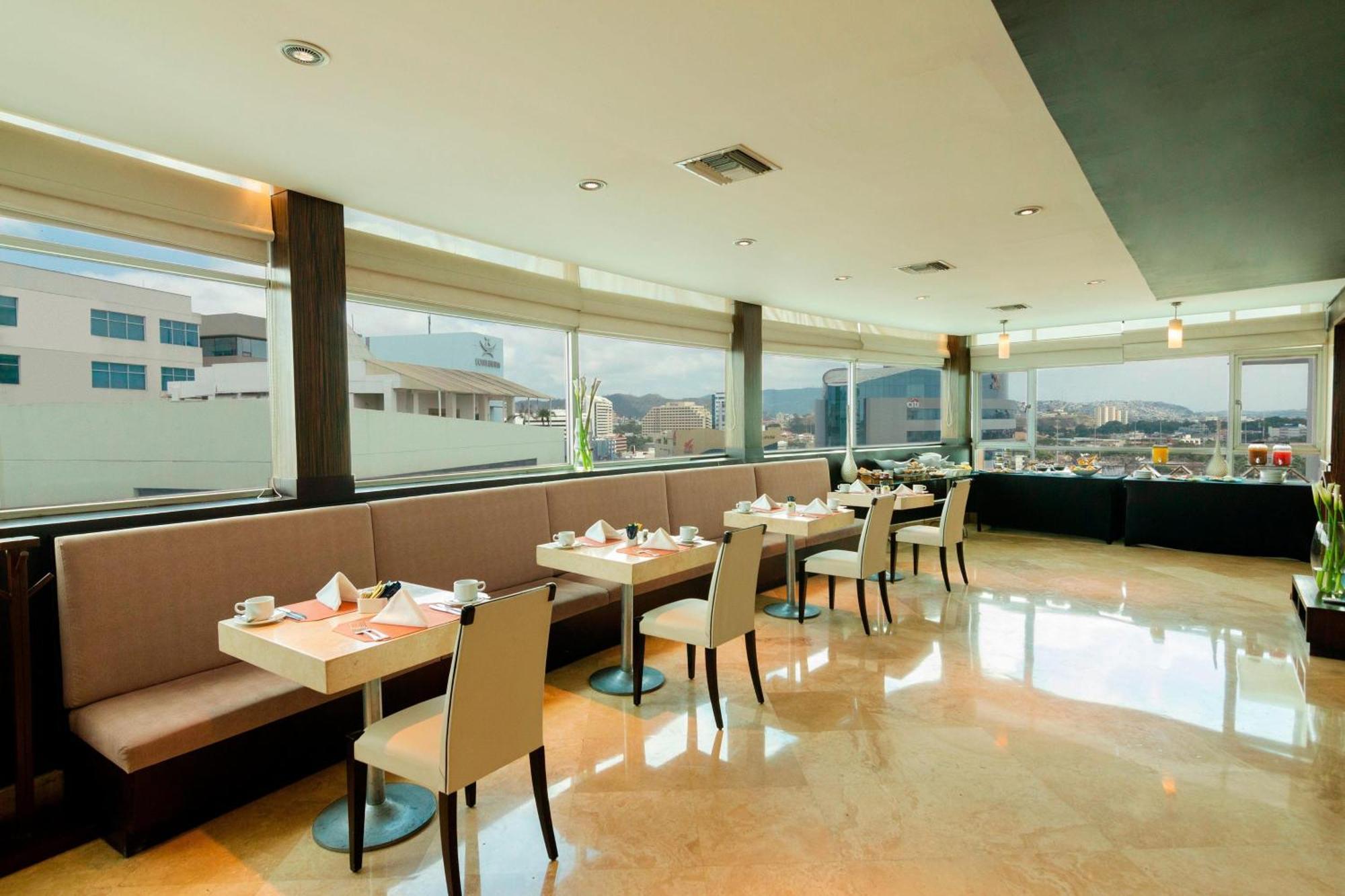 Sheraton Guayaquil Esterno foto